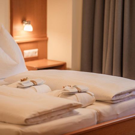 Alpine Spa Residence บาด ไคลน์เคิร์ชไฮม์ ภายนอก รูปภาพ