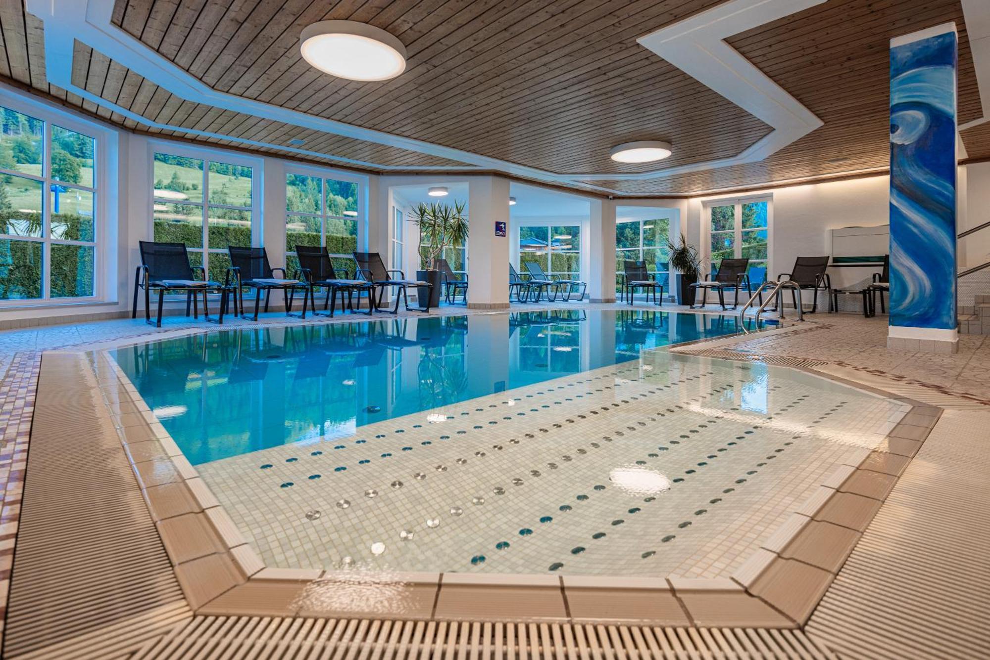 Alpine Spa Residence บาด ไคลน์เคิร์ชไฮม์ ภายนอก รูปภาพ