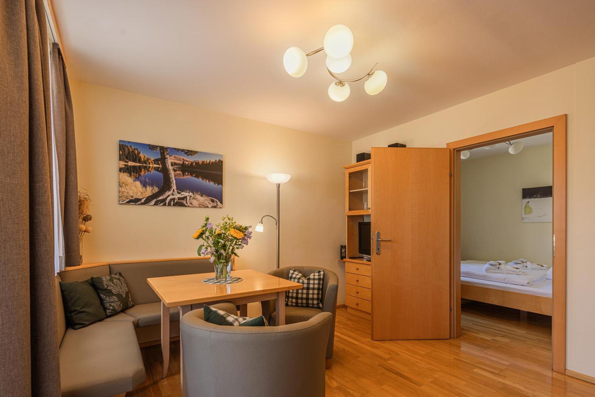 Alpine Spa Residence บาด ไคลน์เคิร์ชไฮม์ ภายนอก รูปภาพ