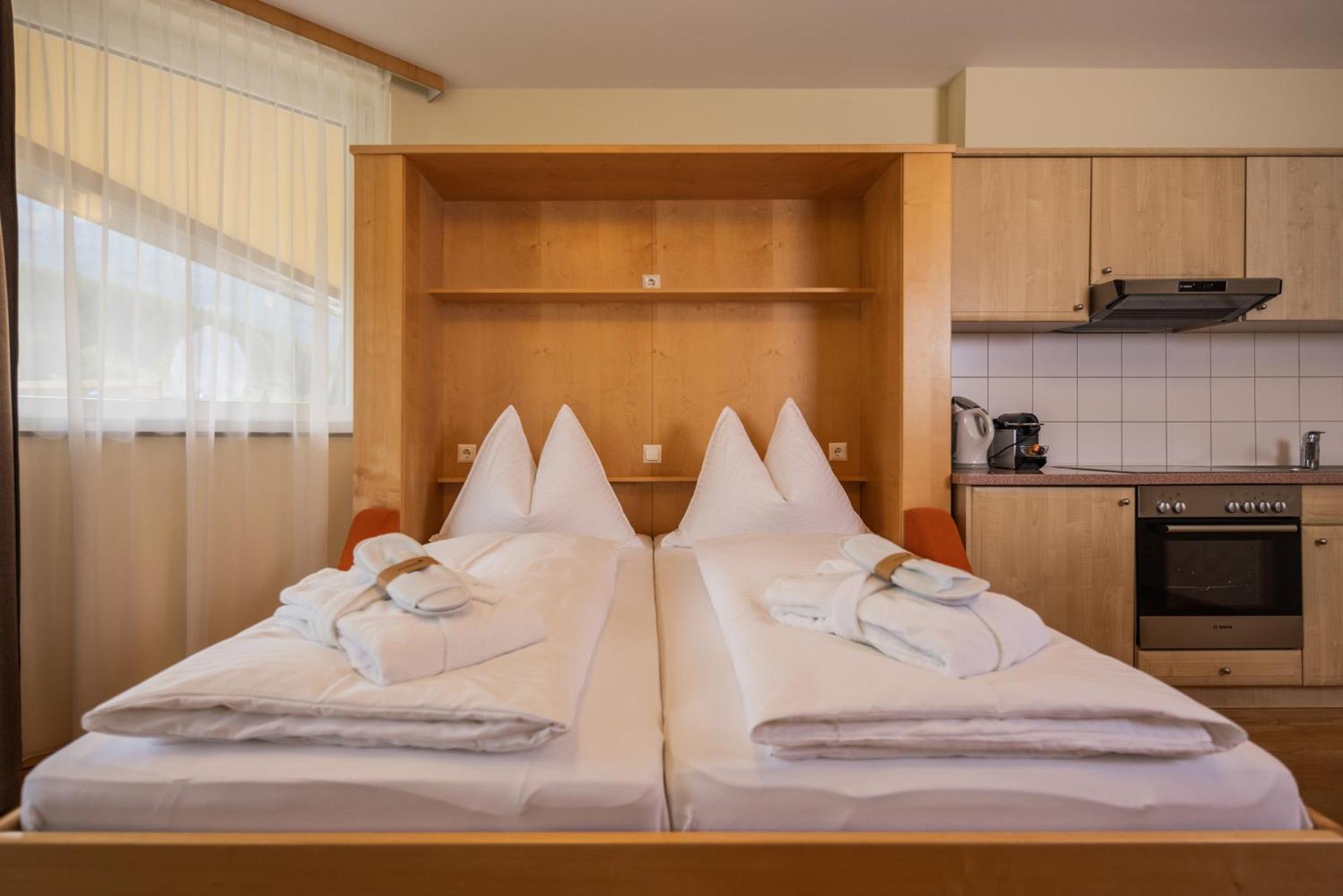 Alpine Spa Residence บาด ไคลน์เคิร์ชไฮม์ ภายนอก รูปภาพ