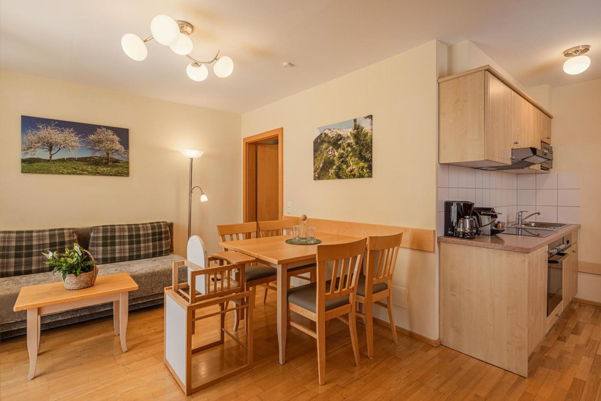 Alpine Spa Residence บาด ไคลน์เคิร์ชไฮม์ ภายนอก รูปภาพ