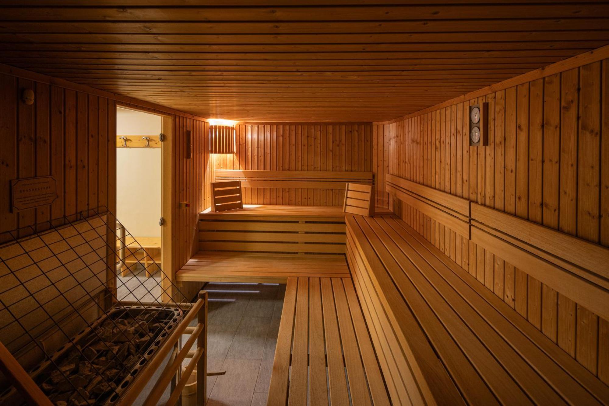 Alpine Spa Residence บาด ไคลน์เคิร์ชไฮม์ ภายนอก รูปภาพ