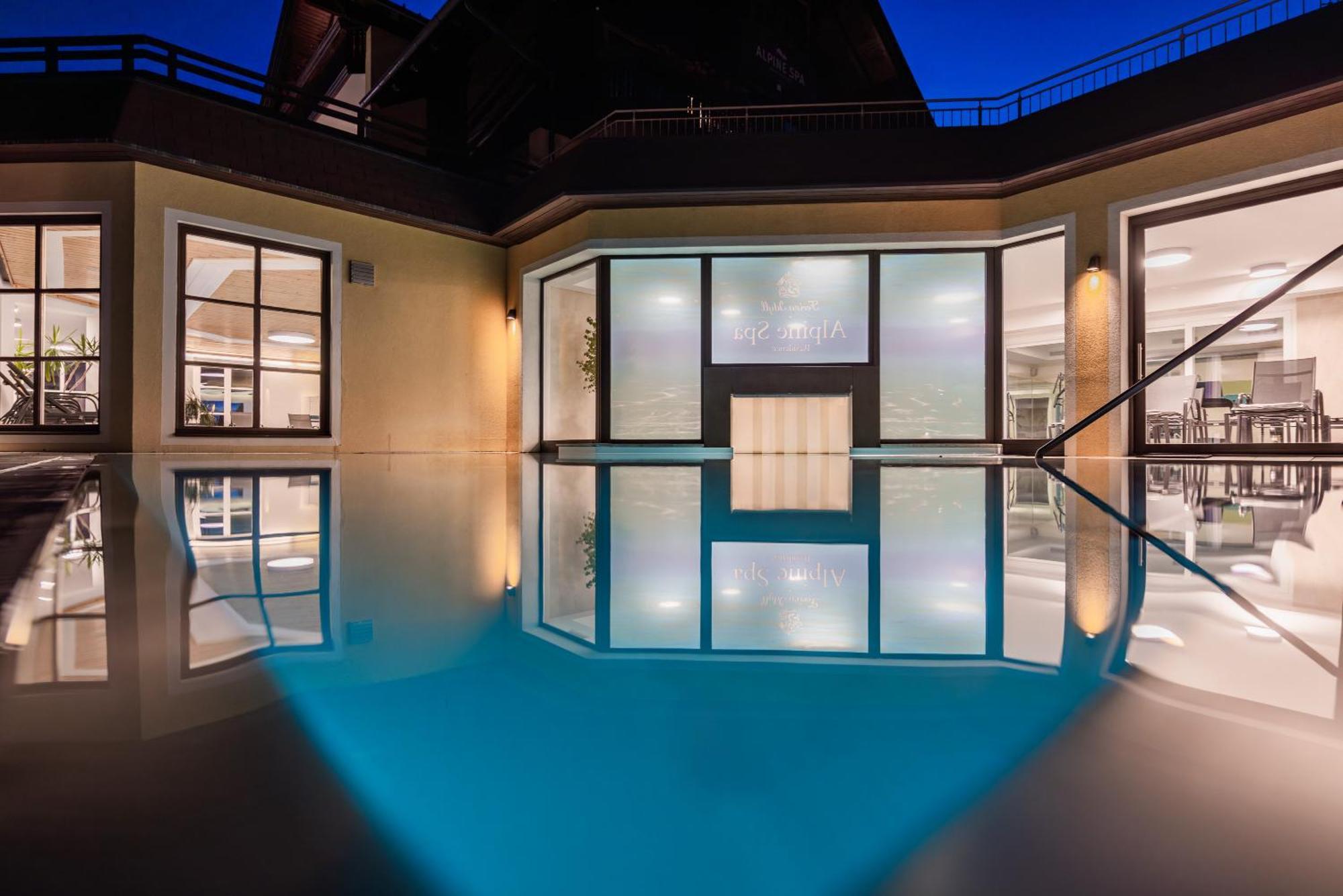 Alpine Spa Residence บาด ไคลน์เคิร์ชไฮม์ ภายนอก รูปภาพ