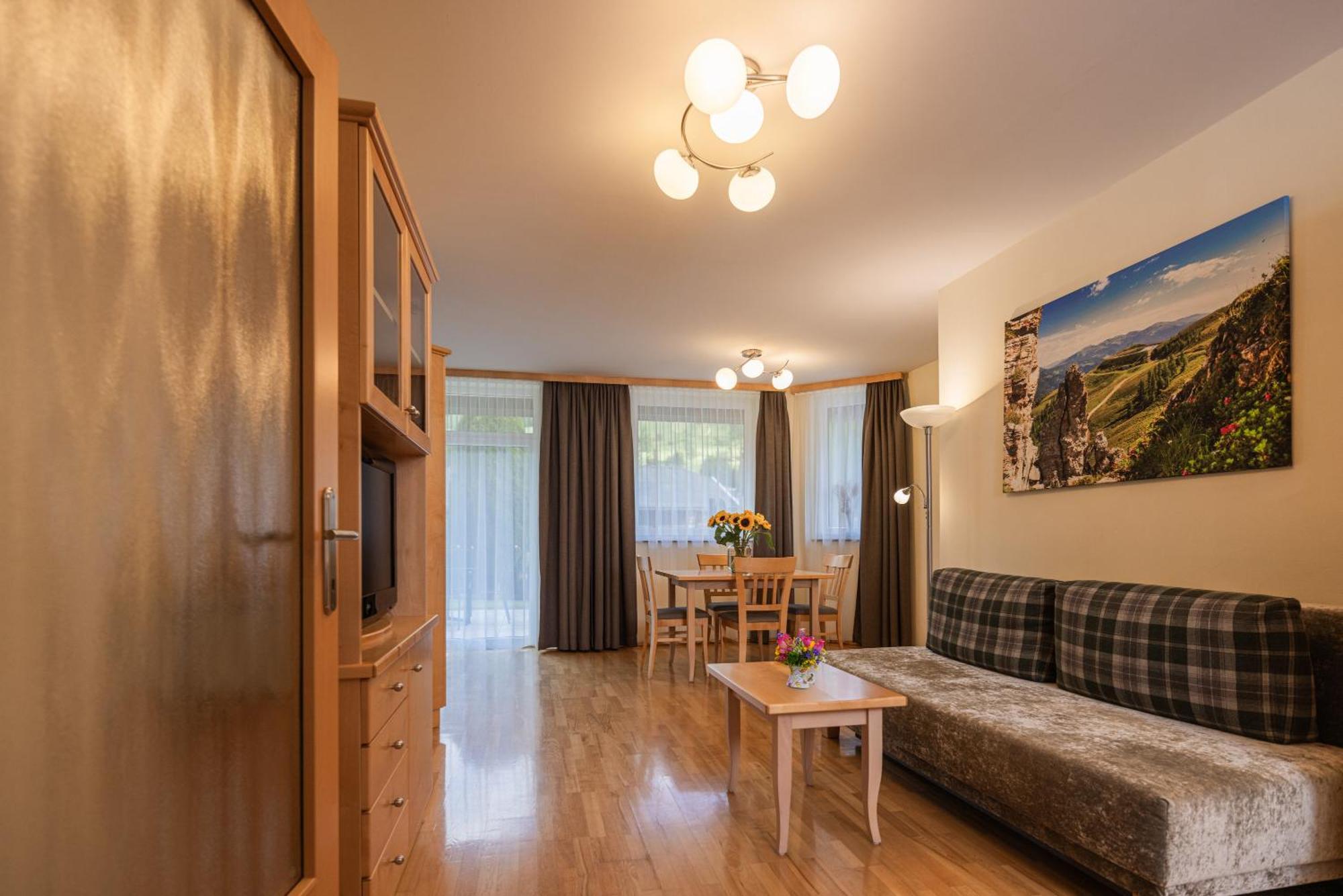 Alpine Spa Residence บาด ไคลน์เคิร์ชไฮม์ ภายนอก รูปภาพ